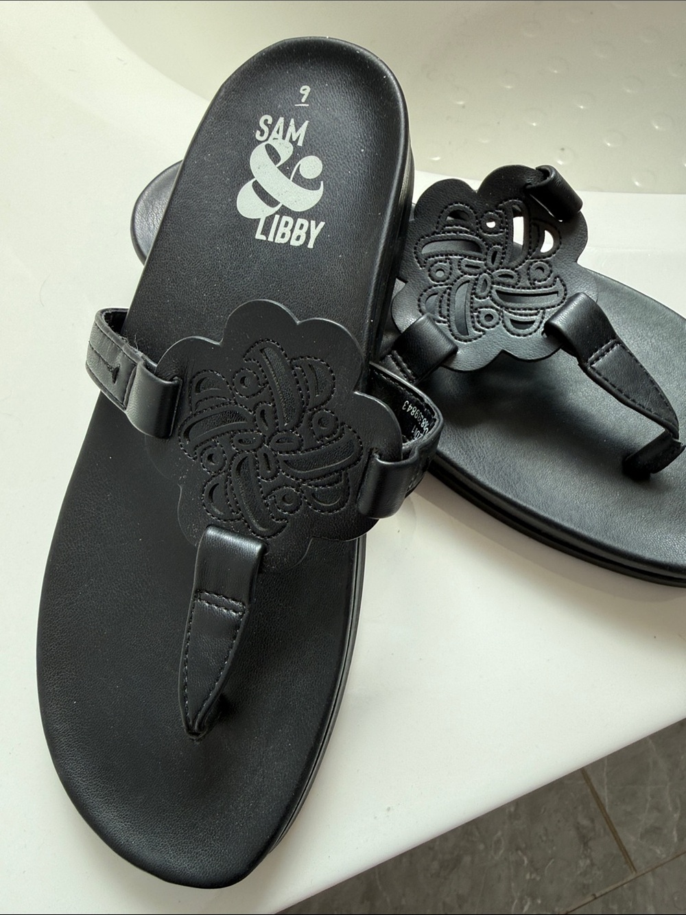 Sam & Libby Black Floral Cutout Toe-Thong Sandals